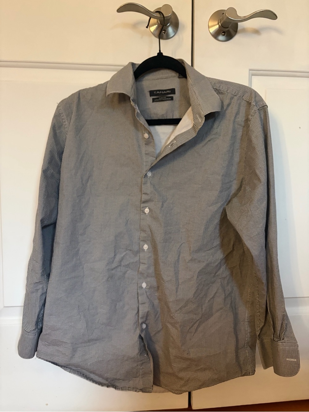 Tahari Men’s black Gray Micro-Check Dress Shirt never worn no tag